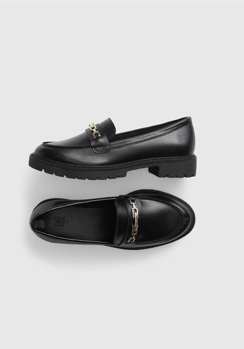 GAP KIDS LOAFERS (SZ 4)