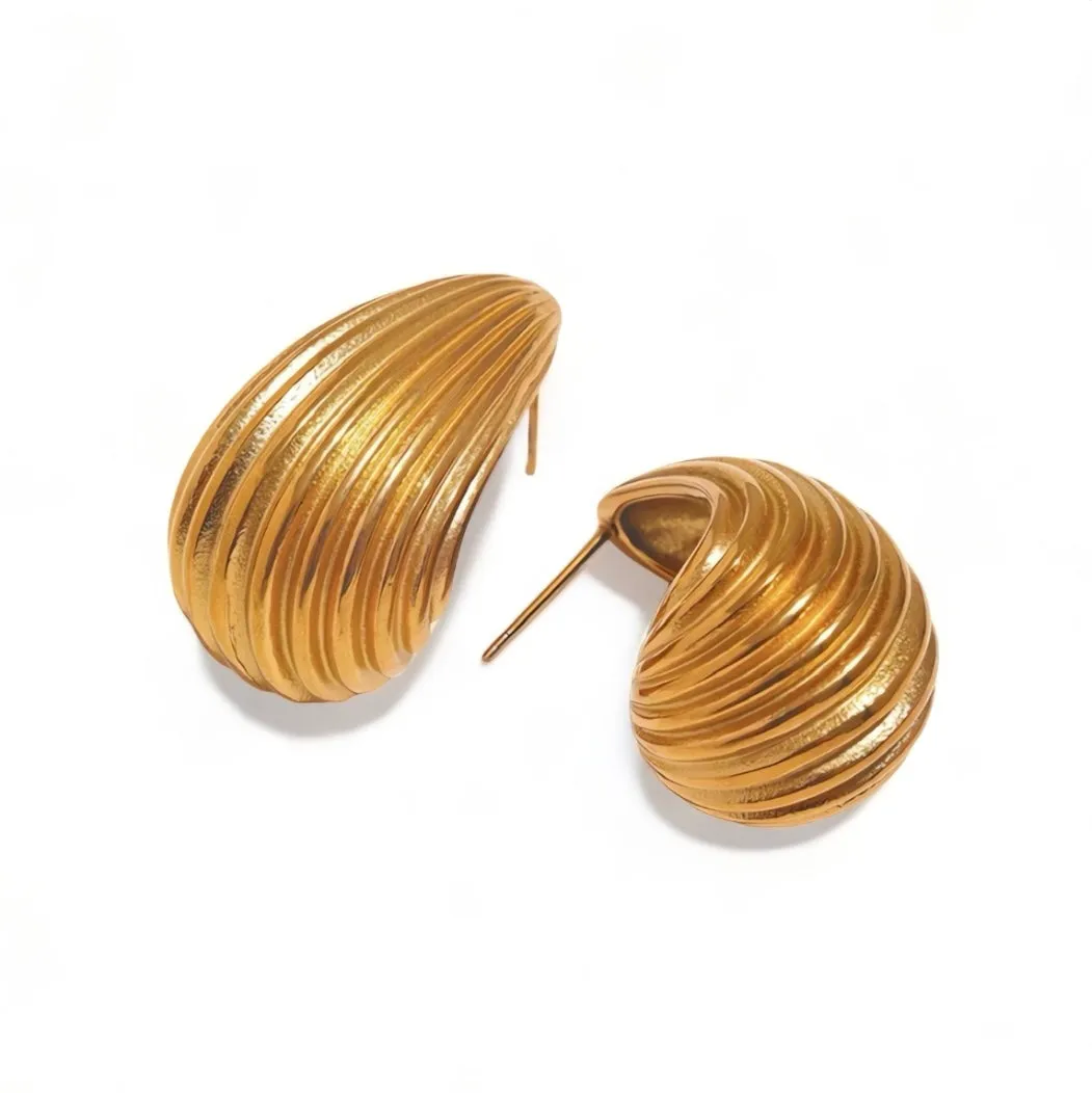 Kylie Ribbed Chunky Dome Drop Earring