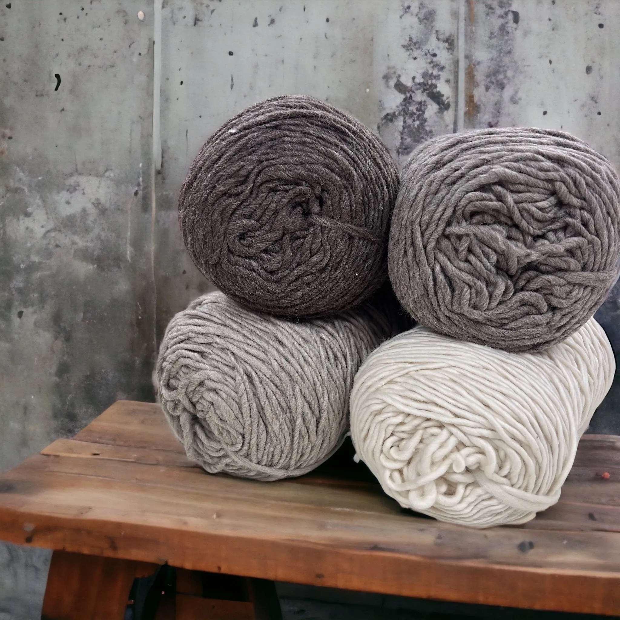 Snuggly Chunky Knitting Wool - 900g
