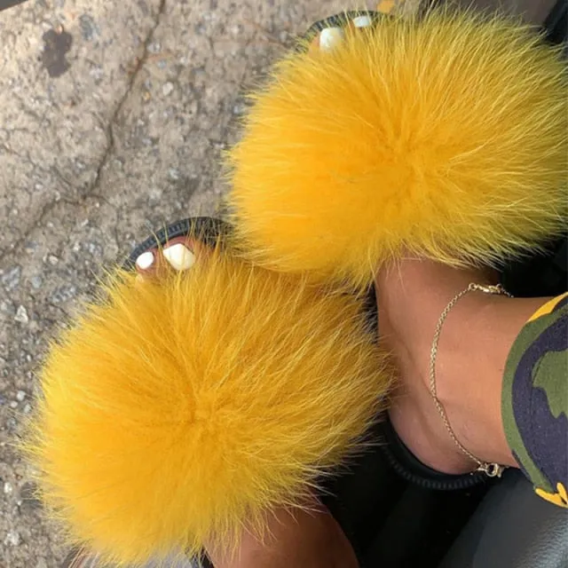 Yeknu Hot Sale Summer Women Fox Fur Slippers Furry Slippers Designer Fur Slides Girls Black Fur Slides Gorgeous Big Fur Slides Sandal
